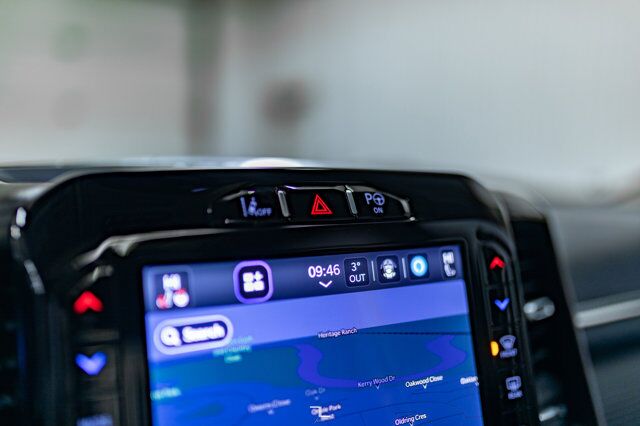 2022 Ram 1500 4x4 Crew Cab Limited EcoDiesel Leather Roof Nav Red Deer AB