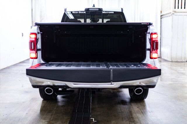 2022 Ram 1500 4x4 Crew Cab Limited EcoDiesel Leather Roof Nav Red Deer AB