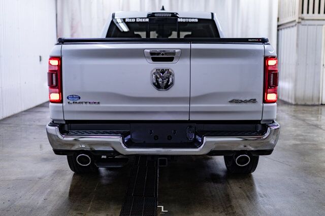 2022 Ram 1500 4x4 Crew Cab Limited EcoDiesel Leather Roof Nav Red Deer AB