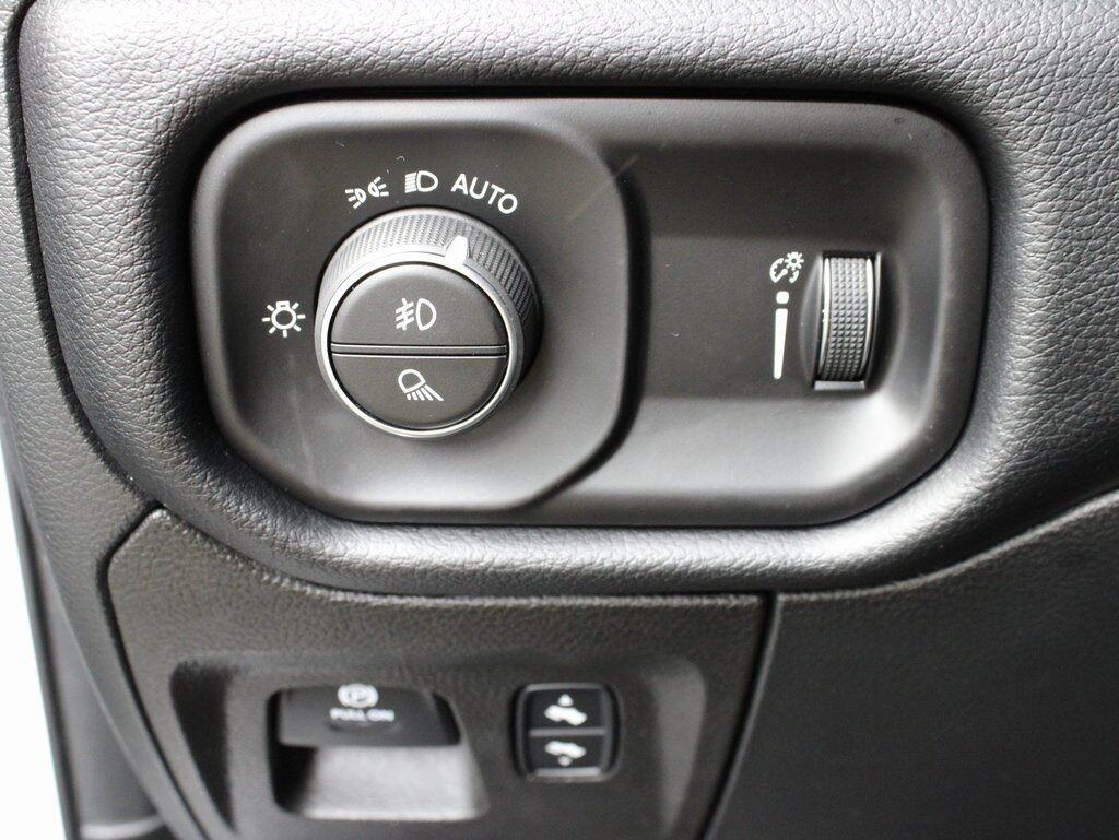 2022 Ram 1500 4x4 Crew Cab Sport Fond du Lac WI