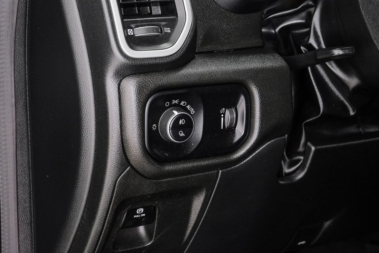 2022 Ram 1500 BIG HORN CREW CAB 4WD AUTOMATIC SUNROOF REAR CAMERA KEYLESS STAR Carrollton TX
