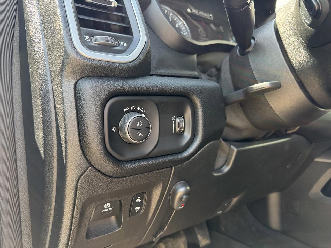 2022 Ram 1500 Big Horn 4x4 | HEMI V8 | Hydro Blue Pearl | Cloth Seats | Alpine Audio | Remote Start | NAV Redwater AB