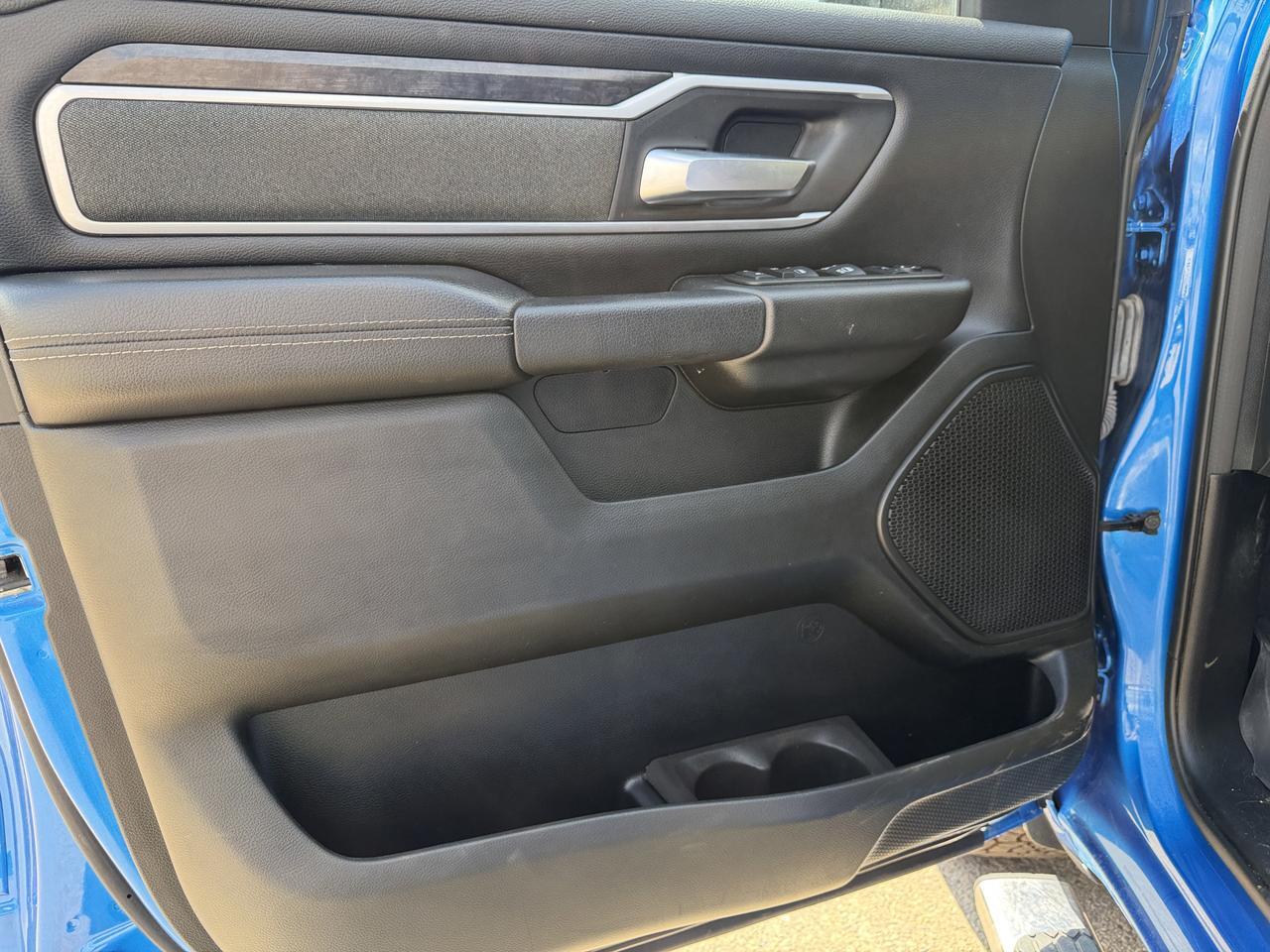 2022 Ram 1500 Big Horn 4x4 | HEMI V8 | Hydro Blue Pearl | Cloth Seats | Alpine Audio | Remote Start | NAV Redwater AB