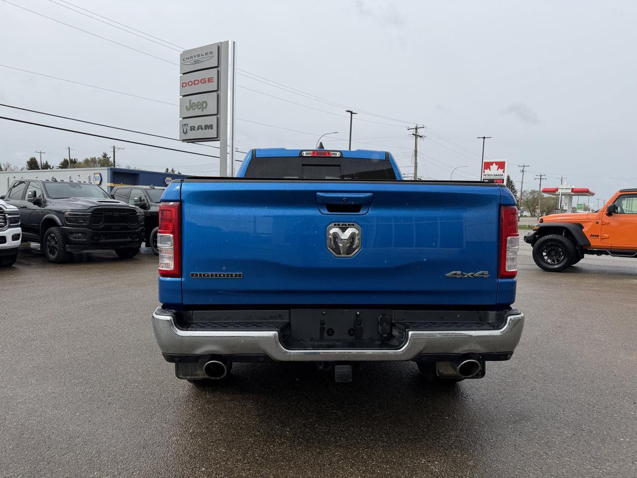 2022 Ram 1500 Big Horn Crew Cab 4x4 | HEMI V8 | Hydro Blue Pearl | Cloth Seats | Alpine Audio | Remote Start | NAV Redwater AB