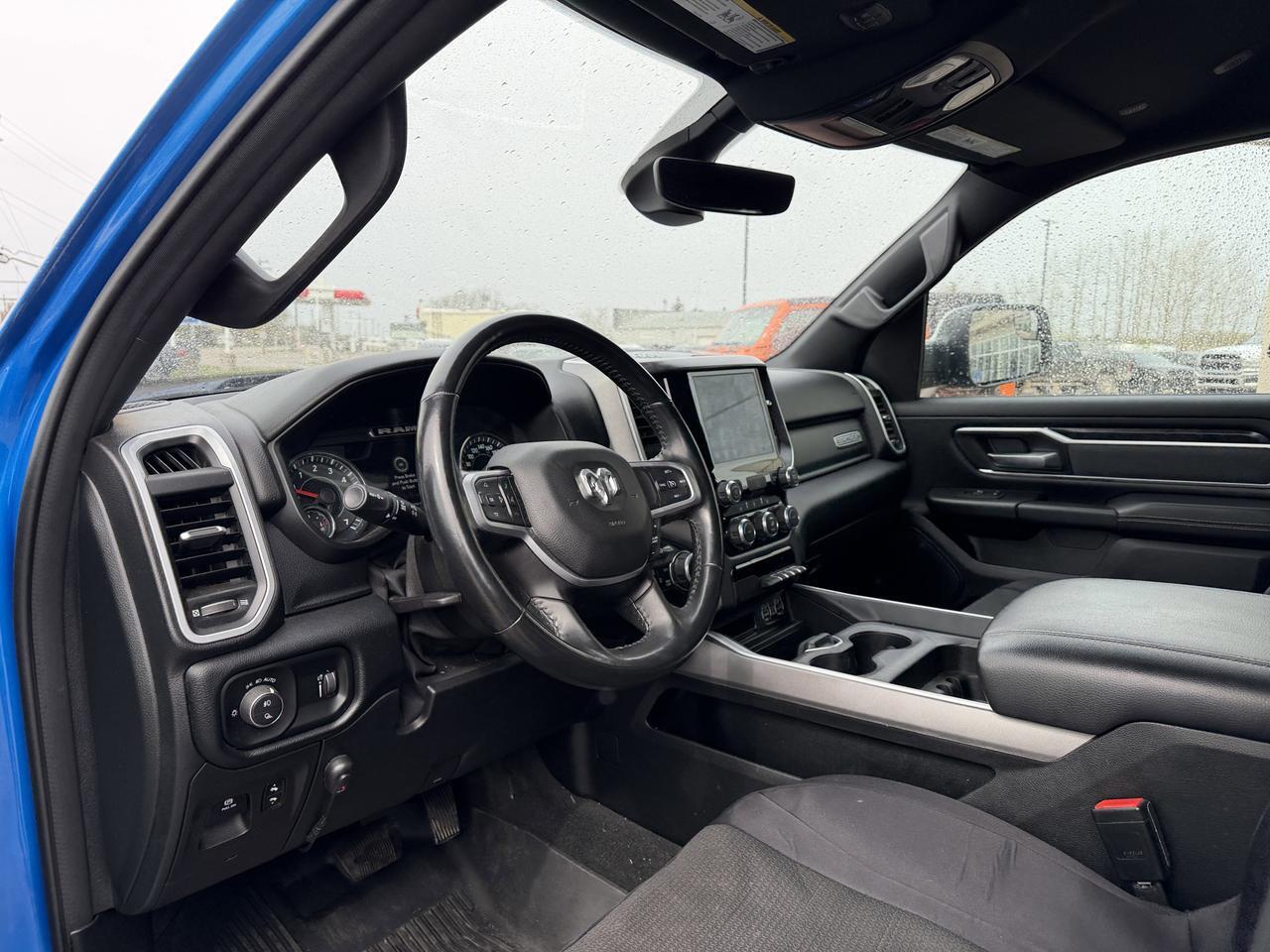2022 Ram 1500 Big Horn Crew Cab 4x4 | HEMI V8 | Hydro Blue Pearl | Cloth Seats | Alpine Audio | Remote Start | NAV Redwater AB