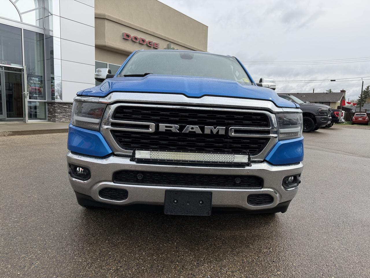 2022 Ram 1500 Big Horn Crew Cab 4x4 | HEMI V8 | Hydro Blue Pearl | Cloth Seats | Alpine Audio | Remote Start | NAV Redwater AB