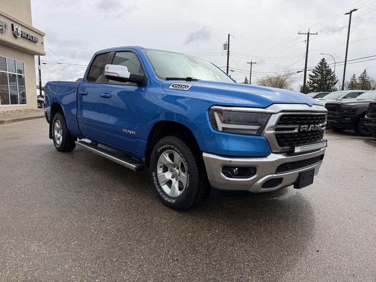 2022 Ram 1500 Big Horn Crew Cab 4x4 | HEMI V8 | Hydro Blue Pearl | Cloth Seats | Alpine Audio | Remote Start | NAV Redwater AB