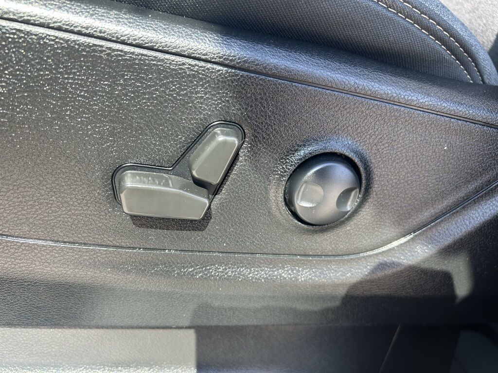 2022 Ram 1500 Big Horn/Lone Star Crestwood KY
