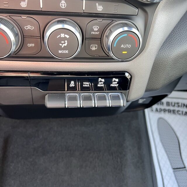 2022 Ram 1500 Big Horn/Lone Star Herrin IL