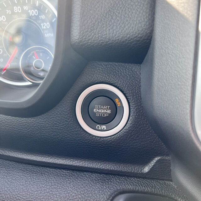 2022 Ram 1500 Big Horn/Lone Star Herrin IL