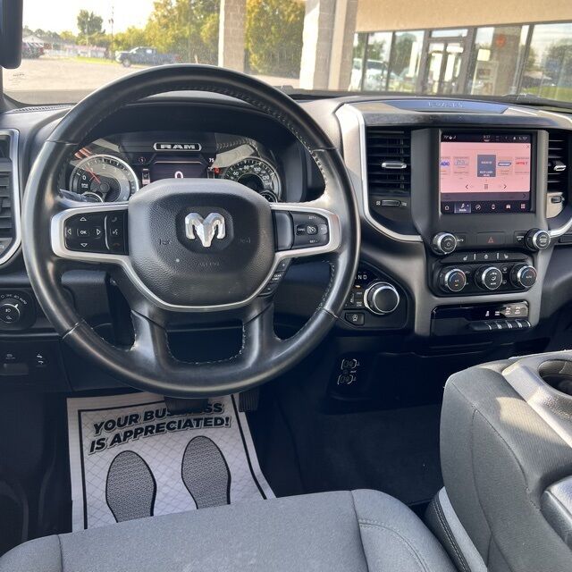 2022 Ram 1500 Big Horn/Lone Star Herrin IL