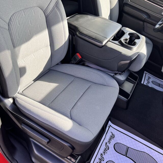 2022 Ram 1500 Big Horn/Lone Star Herrin IL