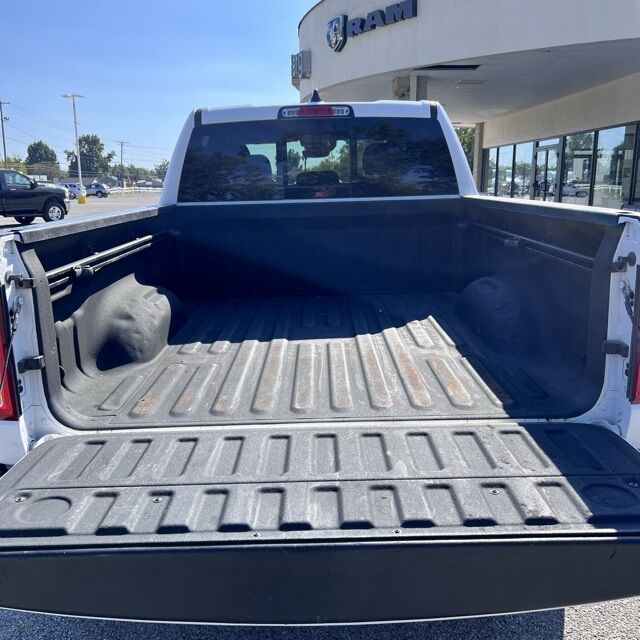 2022 Ram 1500 Big Horn/Lone Star Herrin IL