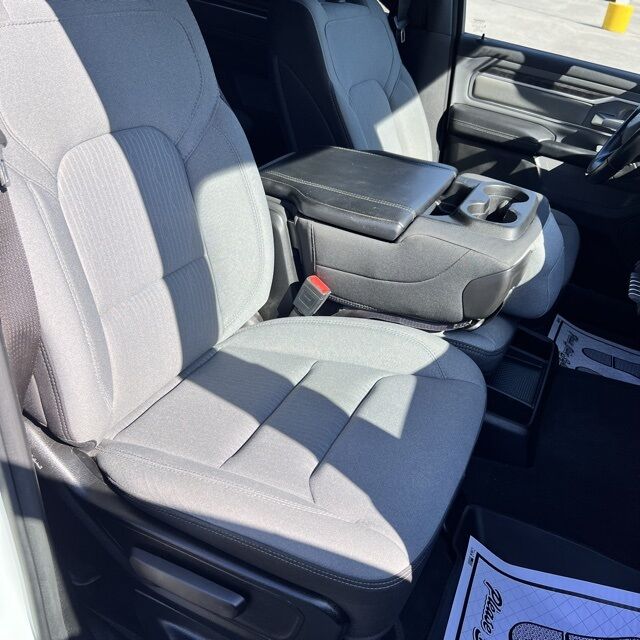 2022 Ram 1500 Big Horn/Lone Star Herrin IL