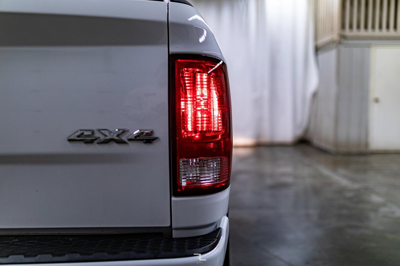 2022 Ram 1500 Classic 4x4 Crew Cab Express BCam Ram Box Red Deer AB