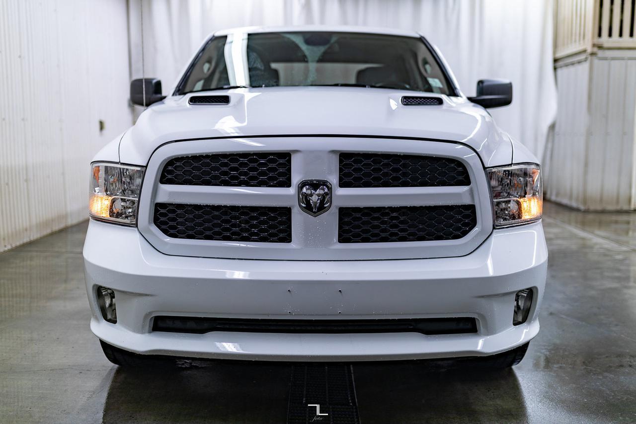 2022 Ram 1500 Classic 4x4 Crew Cab Express BCam Ram Box Red Deer AB