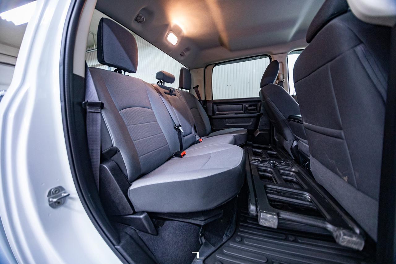 2022 Ram 1500 Classic 4x4 Crew Cab Express BCam Ram Box Red Deer AB