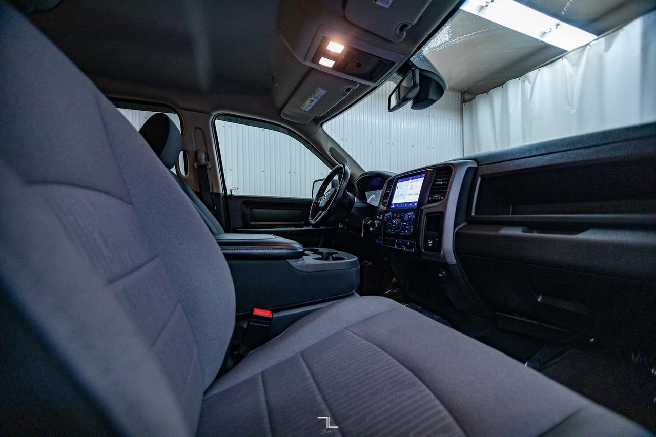 2022 Ram 1500 Classic 4x4 Crew Cab Express BCam Ram Box Red Deer AB