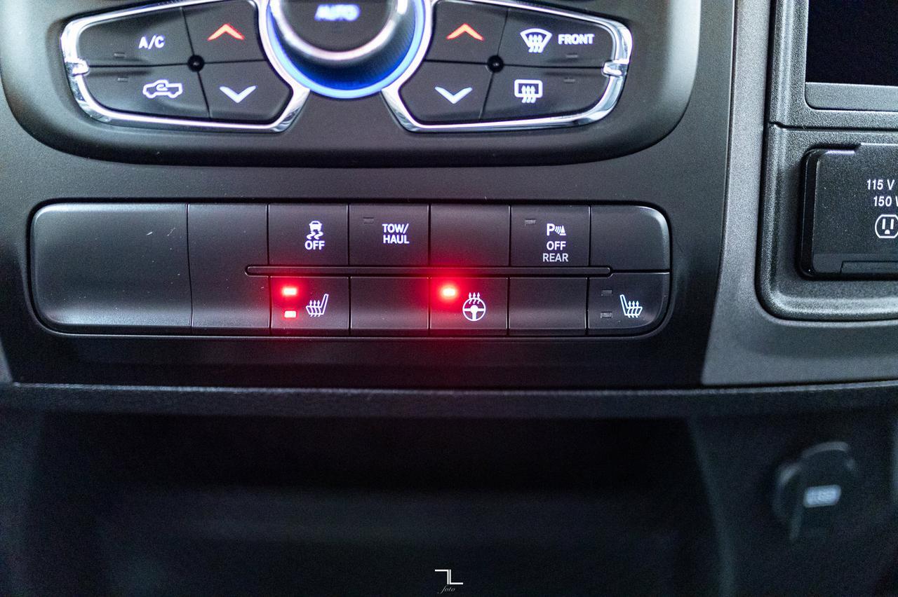 2022 Ram 1500 Classic 4x4 Crew Cab Express BCam Ram Box Red Deer AB