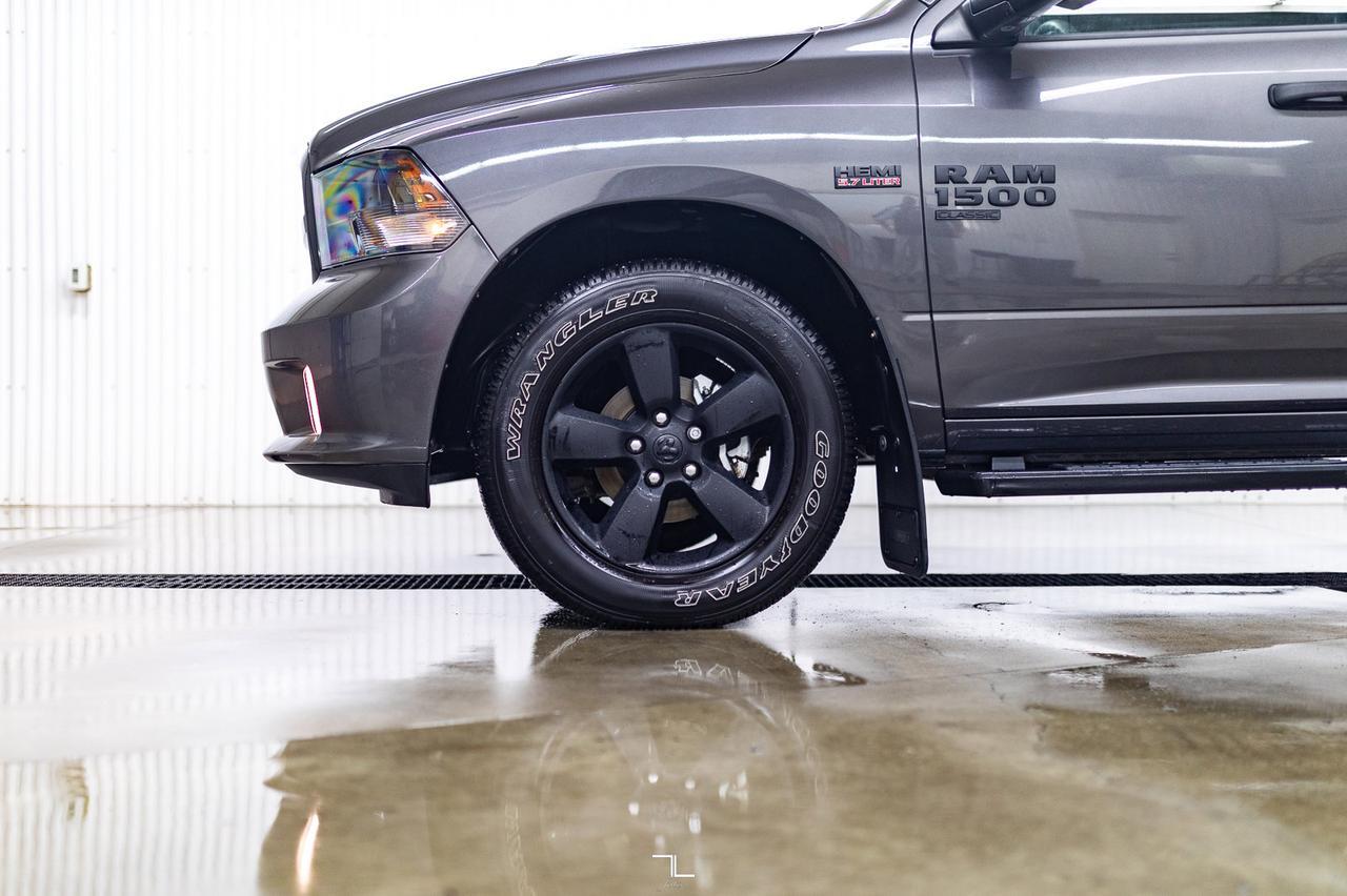 2022 Ram 1500 Classic 4x4 Crew Cab Express BCam Red Deer AB