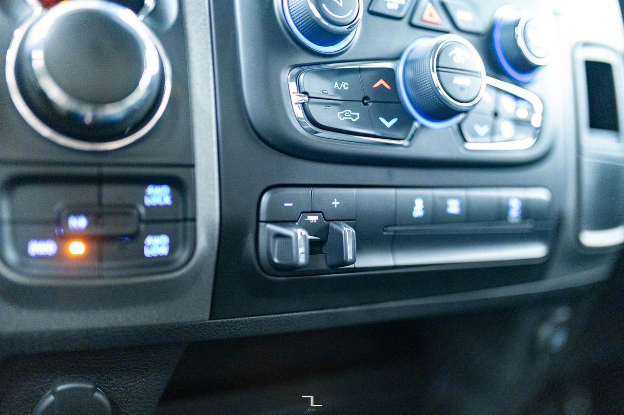 2022 Ram 1500 Classic 4x4 Crew Cab Express BCam Red Deer AB