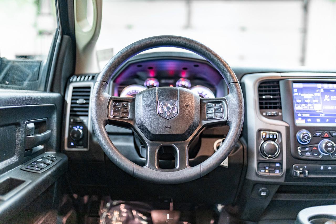 2022 Ram 1500 Classic 4x4 Crew Cab Express BCam Red Deer AB