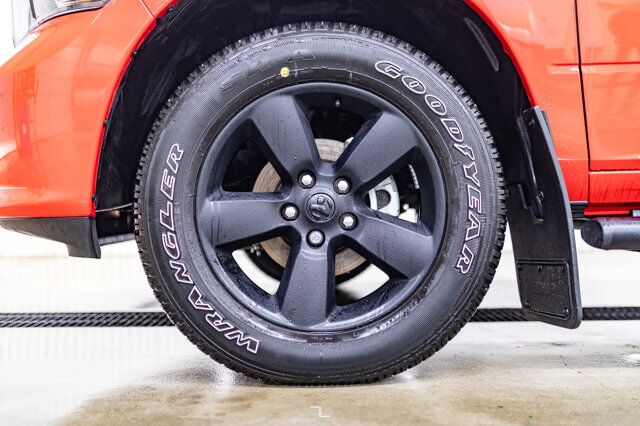 2022 Ram 1500 Classic 4x4 Crew Cab Express BCam Red Deer AB