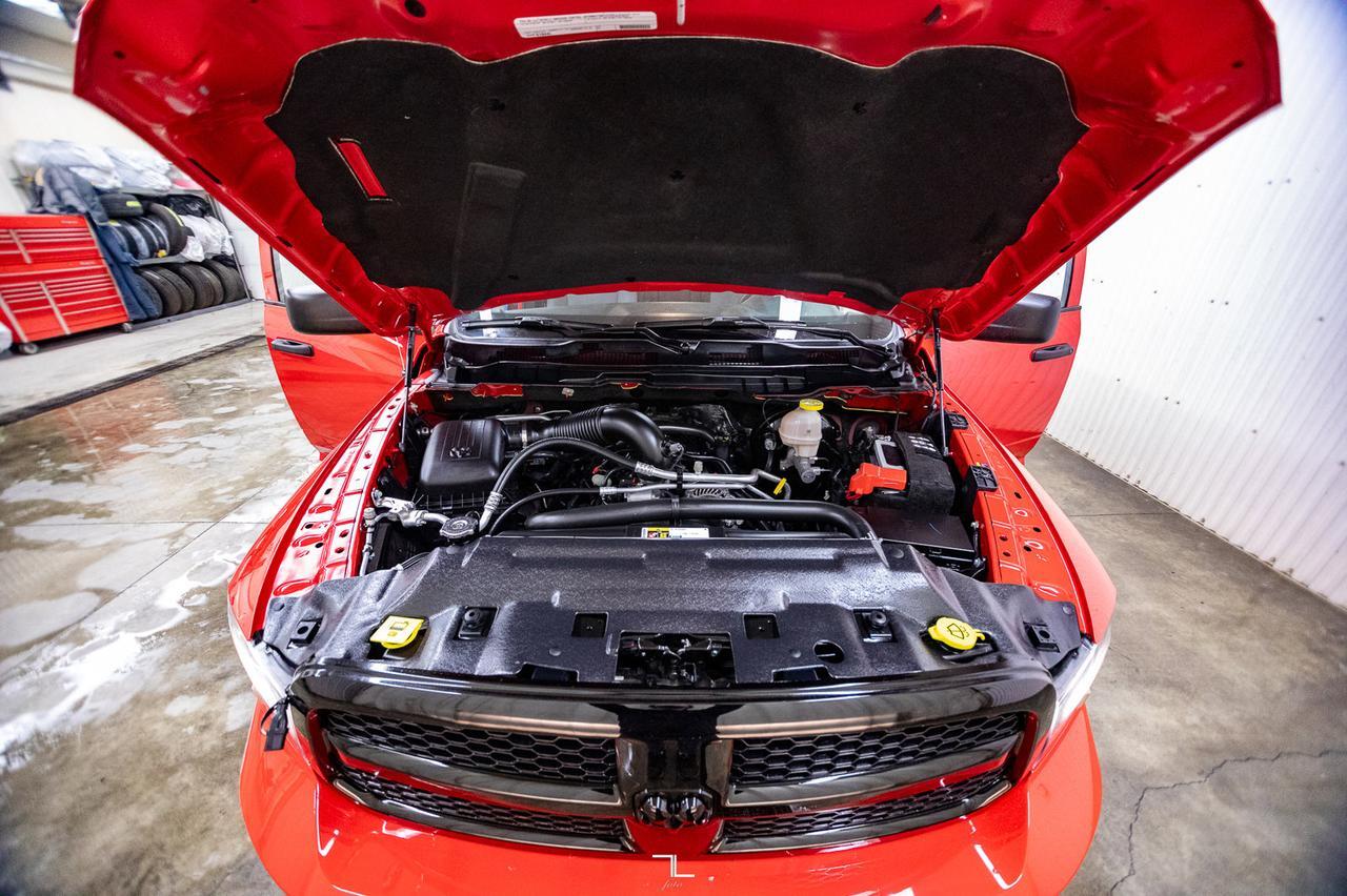 2022 Ram 1500 Classic 4x4 Crew Cab Express BCam Red Deer AB