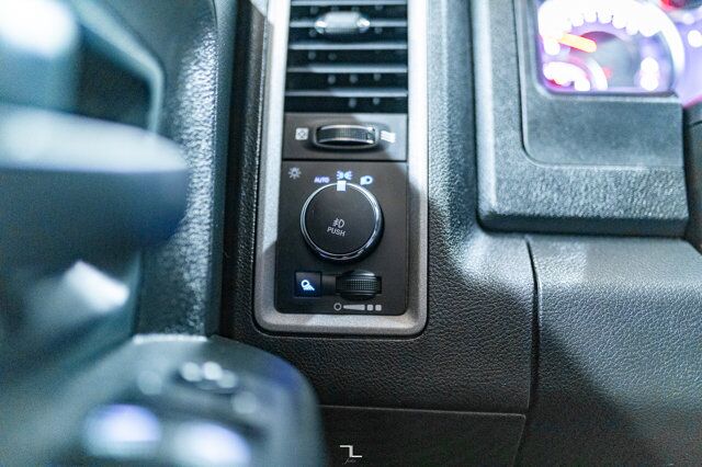 2022 Ram 1500 Classic 4x4 Crew Cab Express BCam Red Deer AB