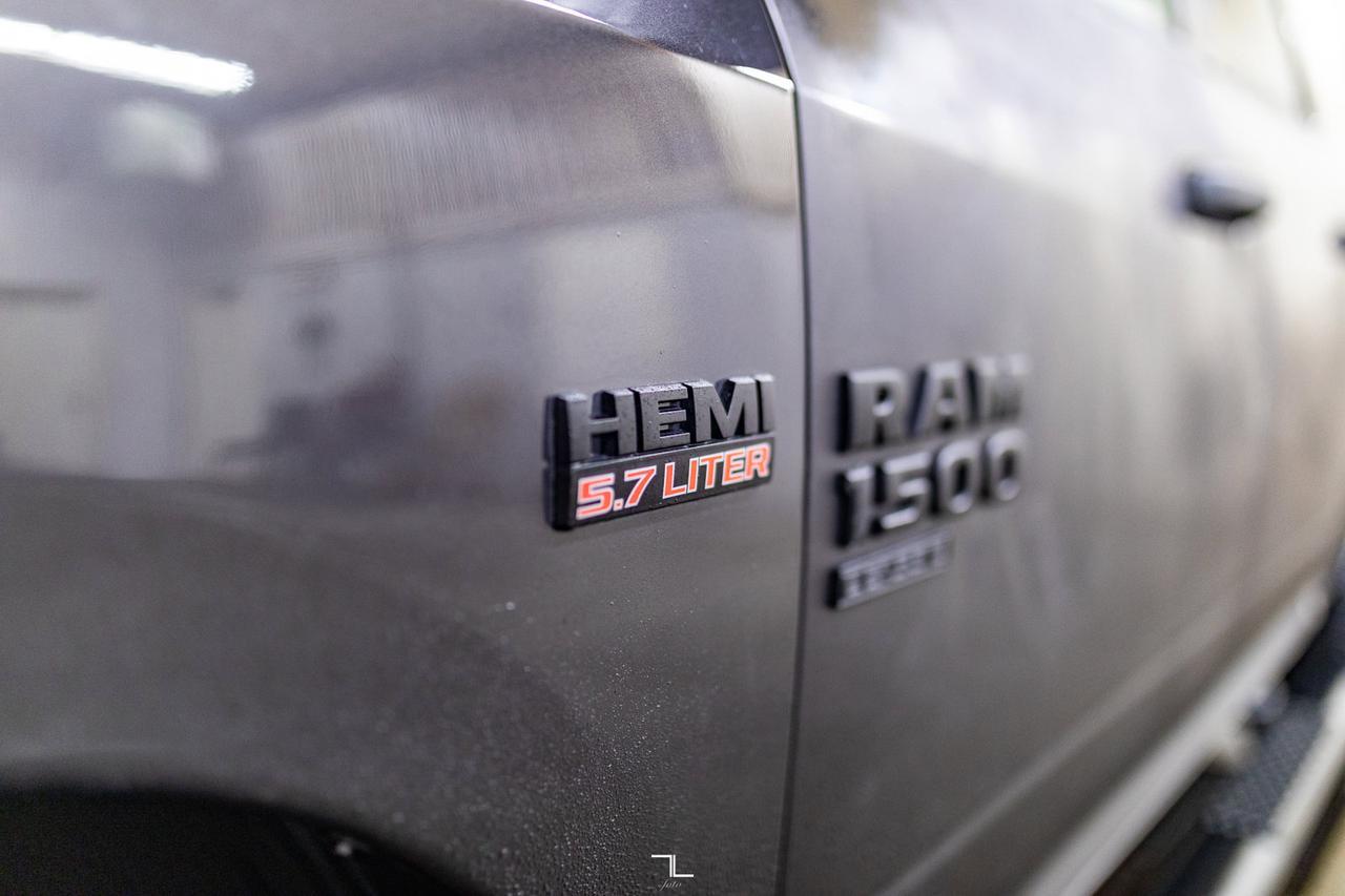 2022 Ram 1500 Classic 4x4 Crew Cab Express BCam Red Deer AB