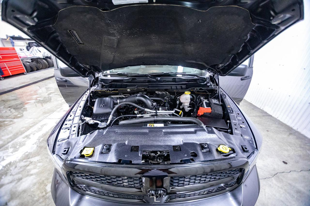 2022 Ram 1500 Classic 4x4 Crew Cab Express BCam Red Deer AB