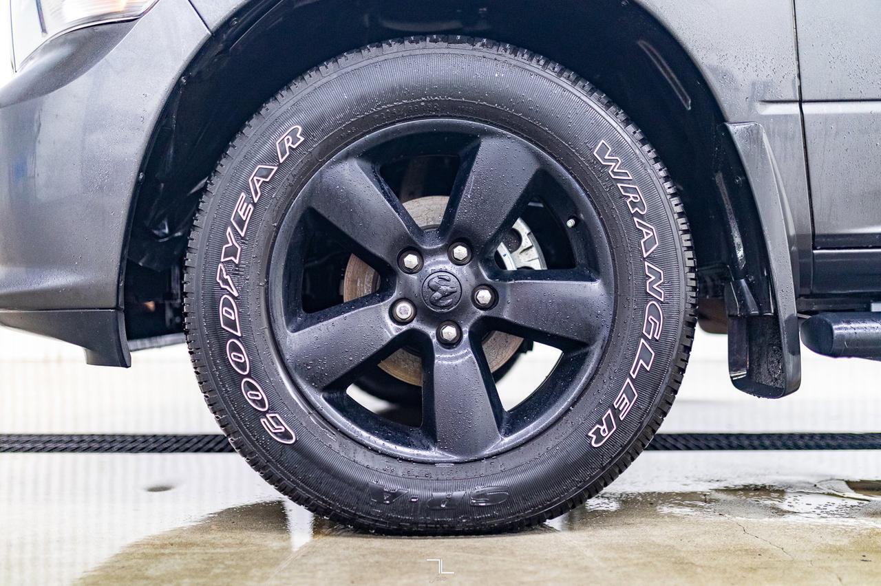 2022 Ram 1500 Classic 4x4 Crew Cab Express BCam Red Deer AB