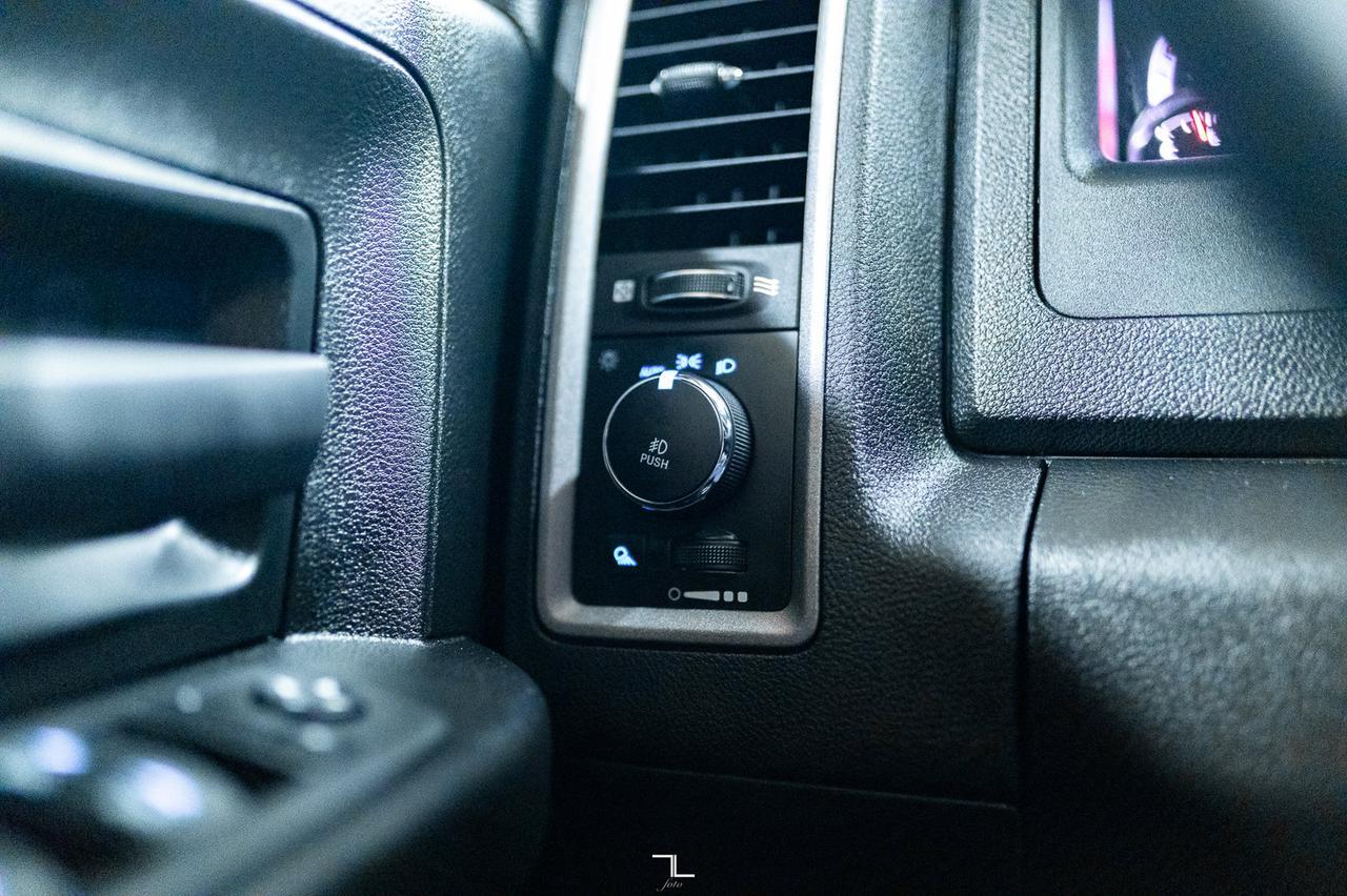 2022 Ram 1500 Classic 4x4 Crew Cab Express BCam Red Deer AB