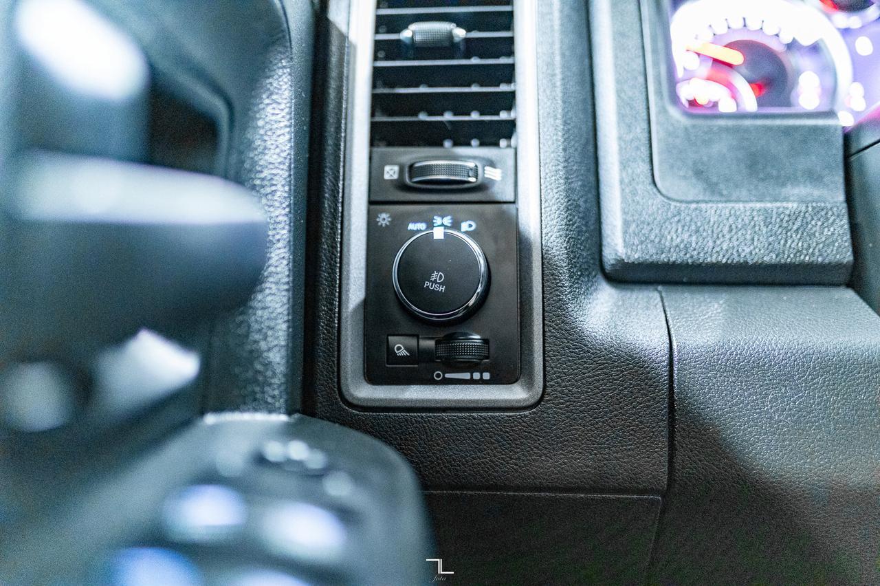 2022 Ram 1500 Classic 4x4 Crew Cab Express BCam Red Deer AB