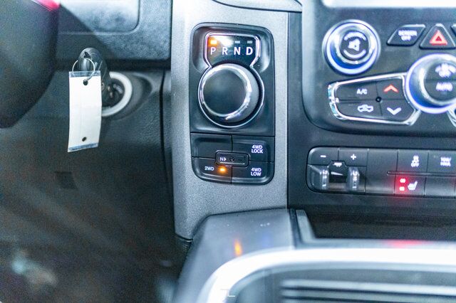 2022 Ram 1500 Classic 4x4 Crew Cab Express BCam Red Deer AB