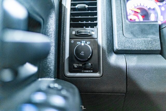 2022 Ram 1500 Classic 4x4 Crew Cab Express BCam Red Deer AB