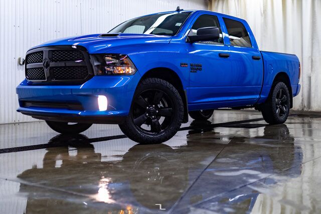 2022 Ram 1500 Classic 4x4 Crew Cab Express BCam Red Deer AB