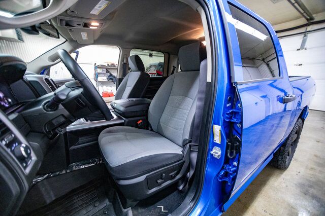 2022 Ram 1500 Classic 4x4 Crew Cab Express BCam Red Deer AB