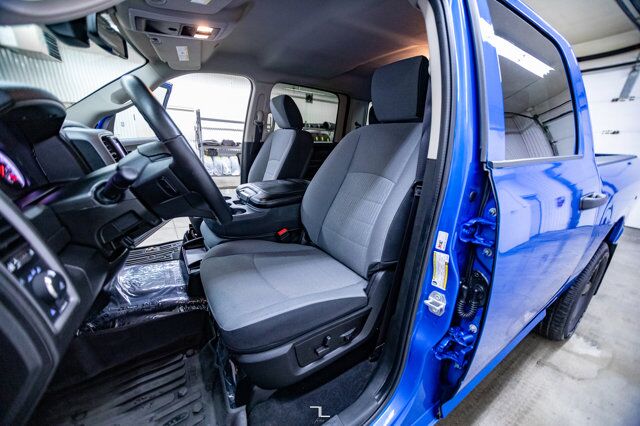 2022 Ram 1500 Classic 4x4 Crew Cab Express Night BCam Red Deer AB