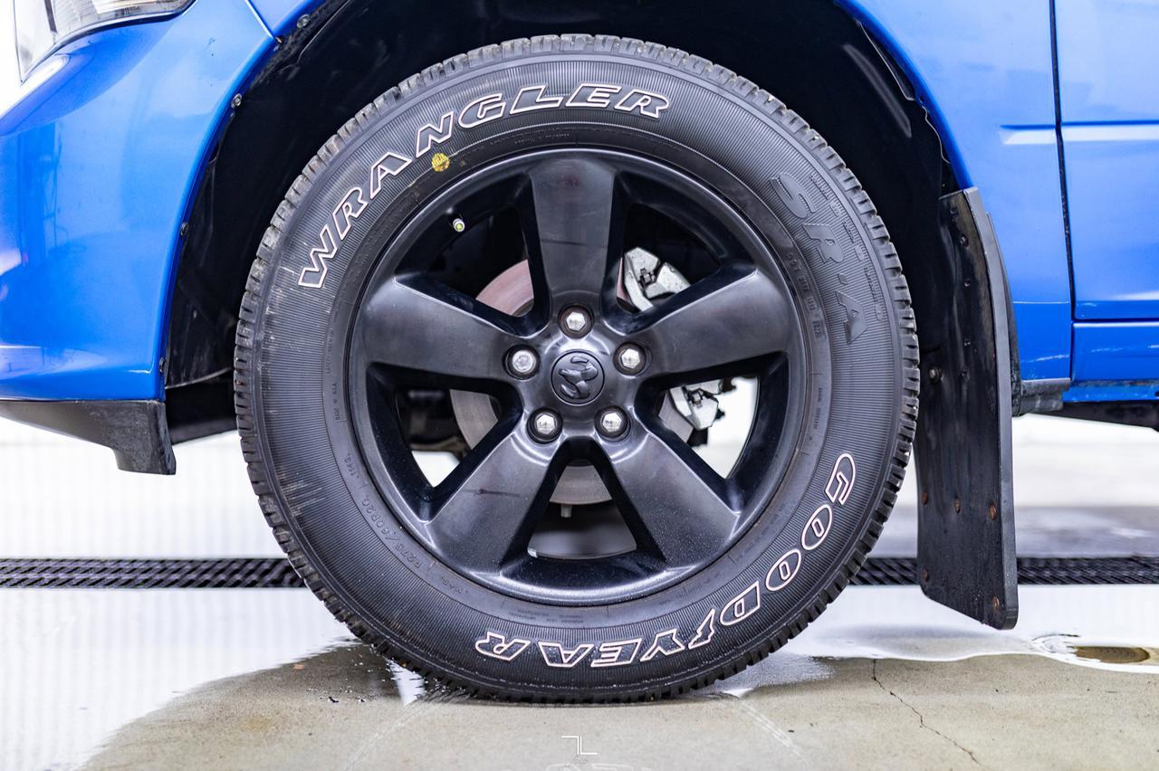 2022 Ram 1500 Classic 4x4 Crew Cab Express Night BCam Red Deer AB