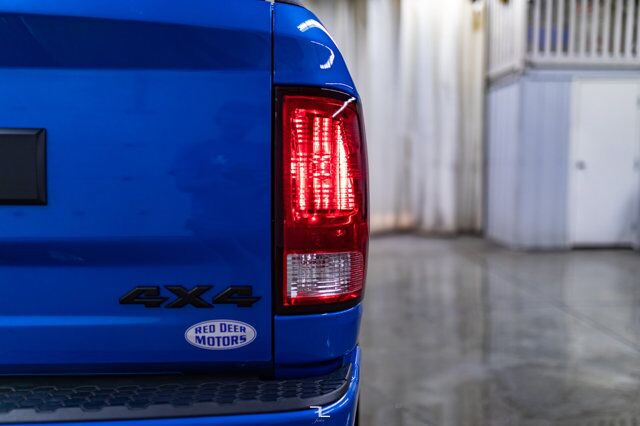 2022 Ram 1500 Classic 4x4 Crew Cab Express Night BCam Red Deer AB