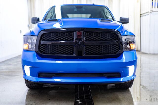 2022 Ram 1500 Classic 4x4 Crew Cab Express Night BCam Red Deer AB