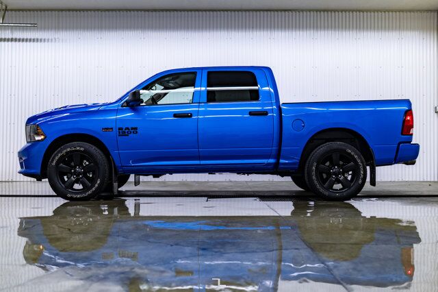 2022 Ram 1500 Classic 4x4 Crew Cab Express Night BCam Red Deer AB