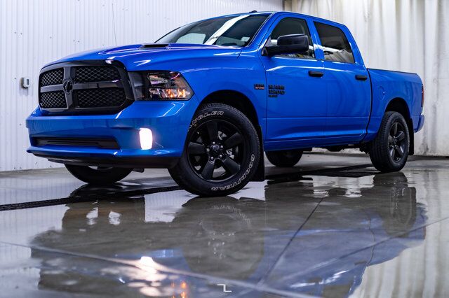 2022 Ram 1500 Classic 4x4 Crew Cab Express Night BCam Red Deer AB