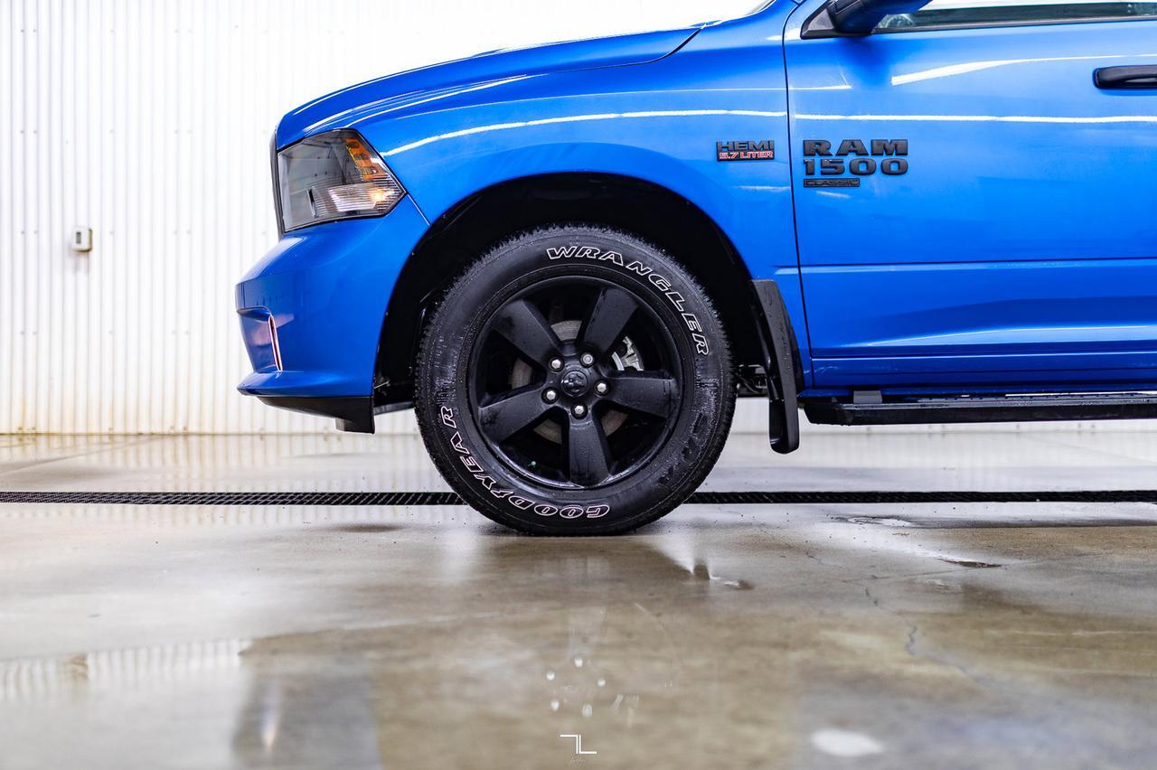 2022 Ram 1500 Classic 4x4 Crew Cab Express PSeat BCam Red Deer AB