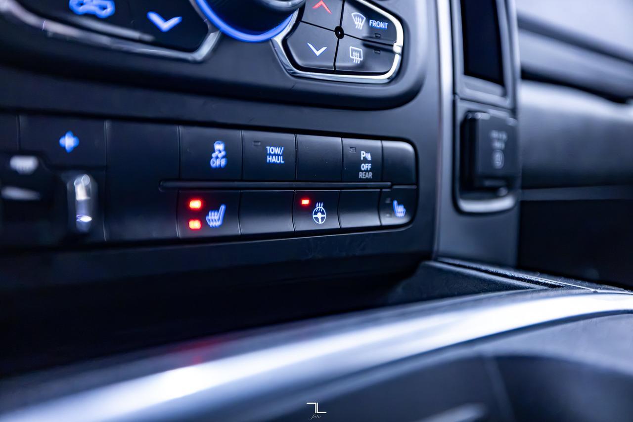 2022 Ram 1500 Classic 4x4 Crew Cab SLT Nav BCam Red Deer AB
