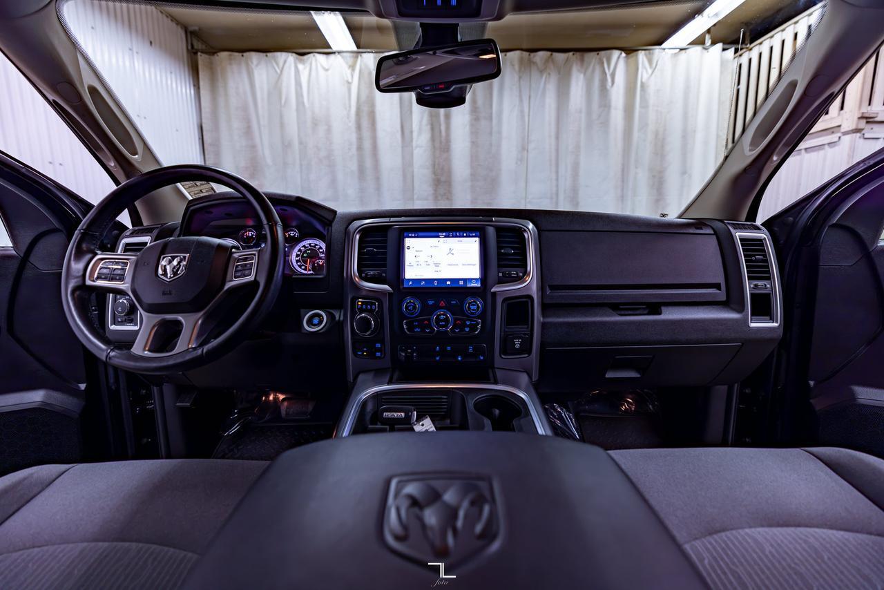 2022 Ram 1500 Classic 4x4 Crew Cab SLT Nav BCam Red Deer AB