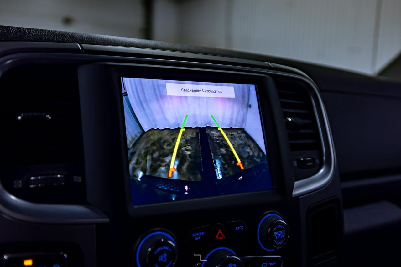 2022 Ram 1500 Classic 4x4 Crew Cab SLT Nav BCam Red Deer AB