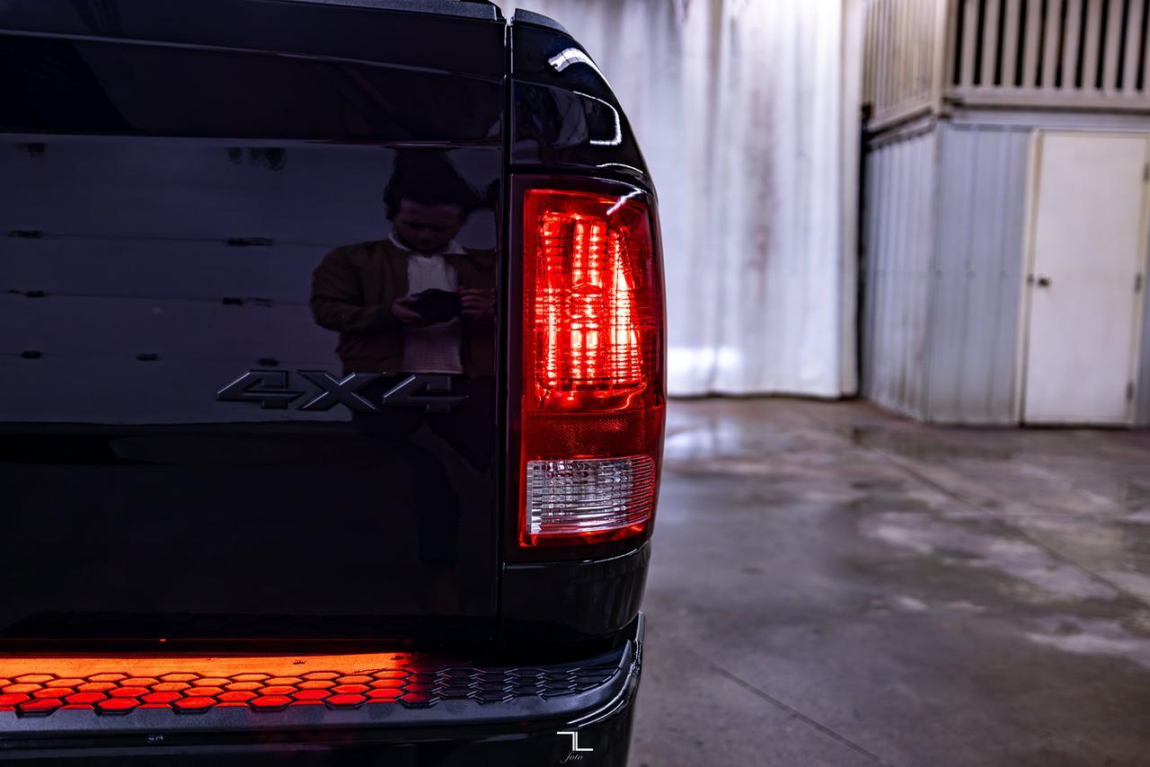 2022 Ram 1500 Classic 4x4 Crew Cab SLT Nav BCam Red Deer AB