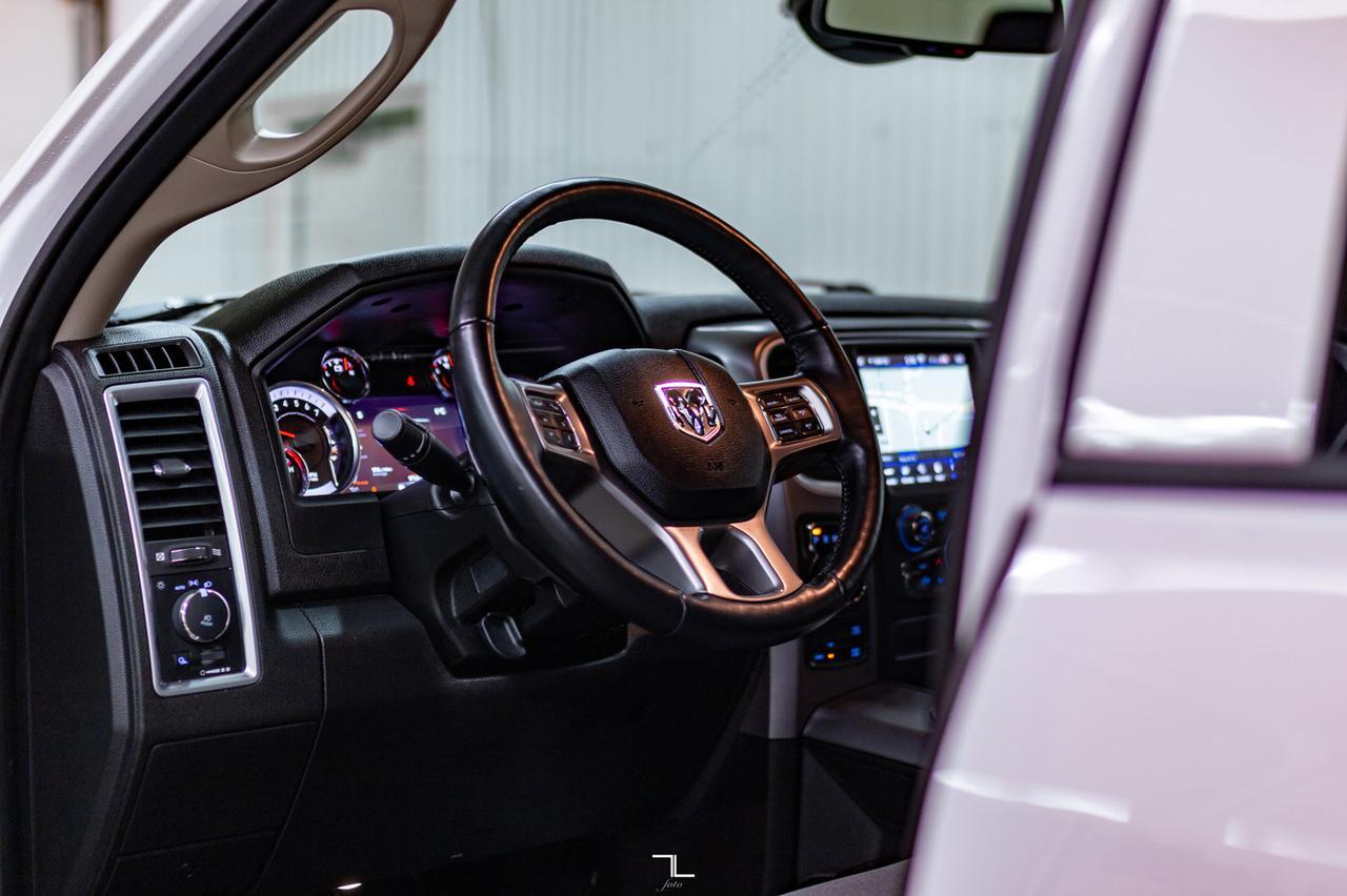 2022 Ram 1500 Classic 4x4 Crew Cab SLT Nav BCam Red Deer AB